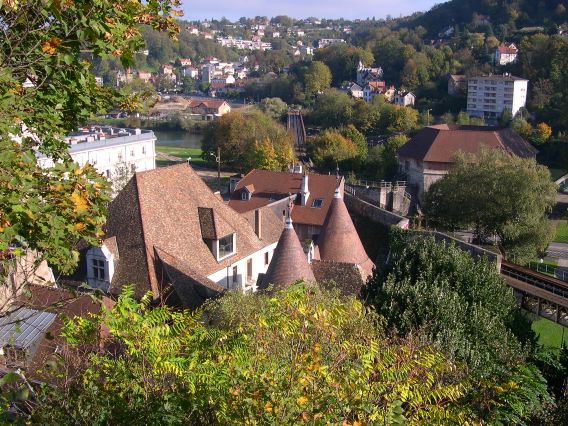  La porte Rivotte et ses deux tours vues d'en haut